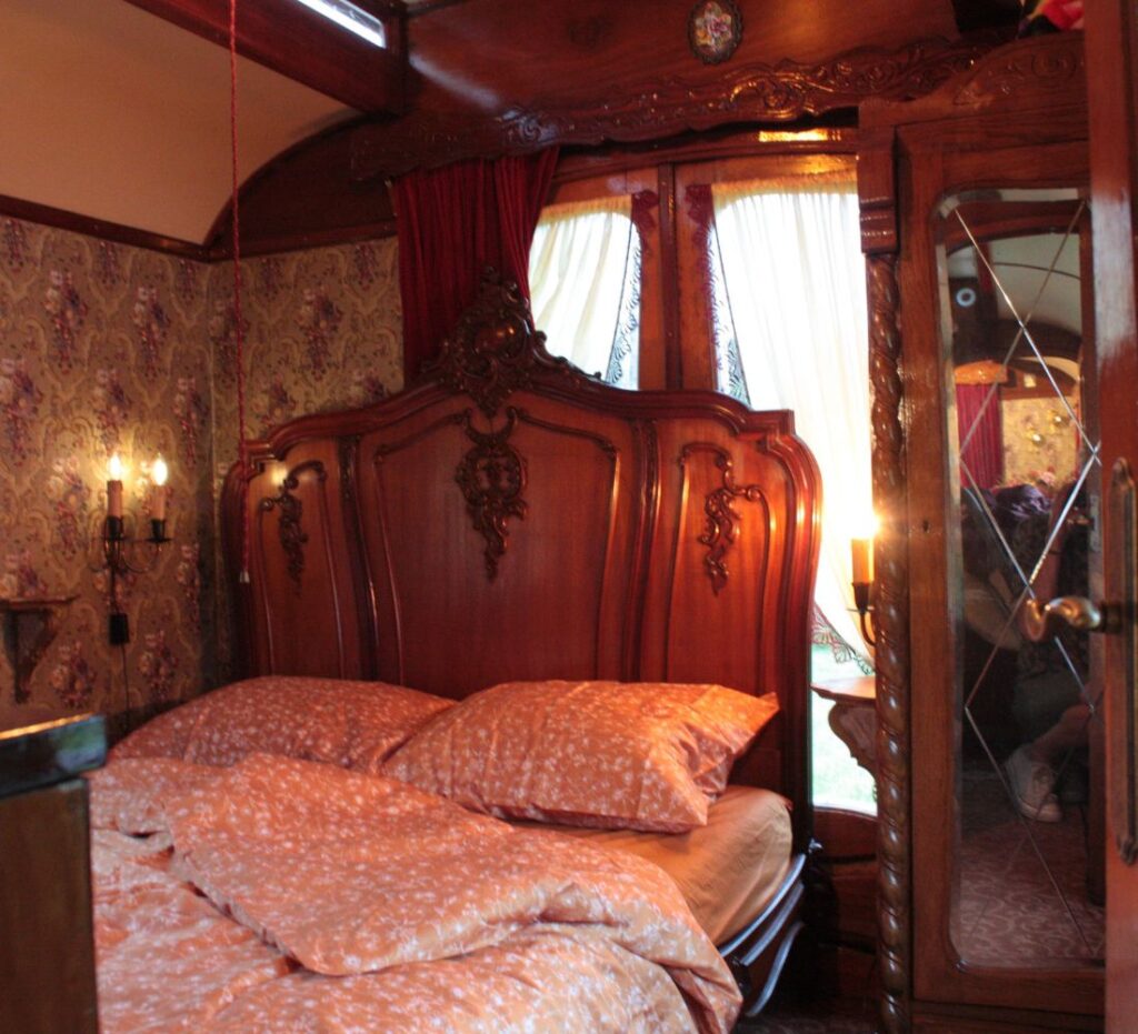 De Salonwagen - Uniek overnachten in Maasbommel